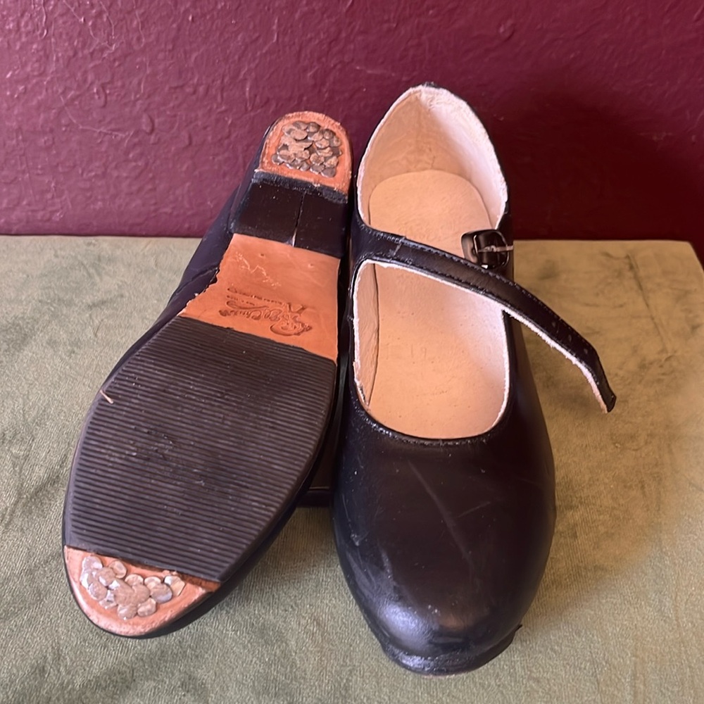 Folklorico Mexican dance shoes - girls sz 12